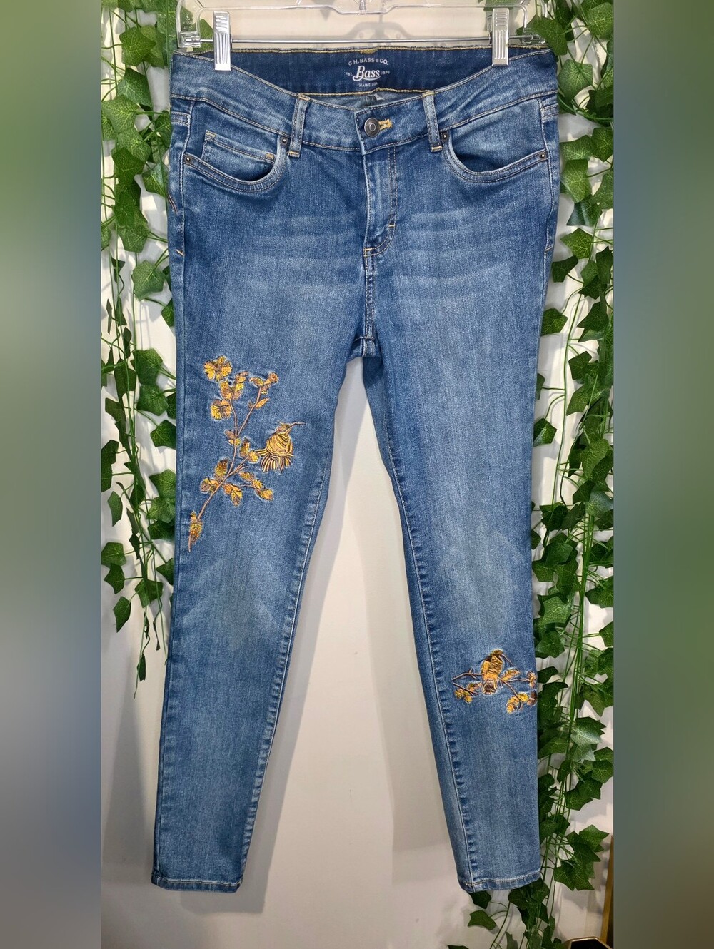 Sz 4 • G.H. Bass & Co. Jeans